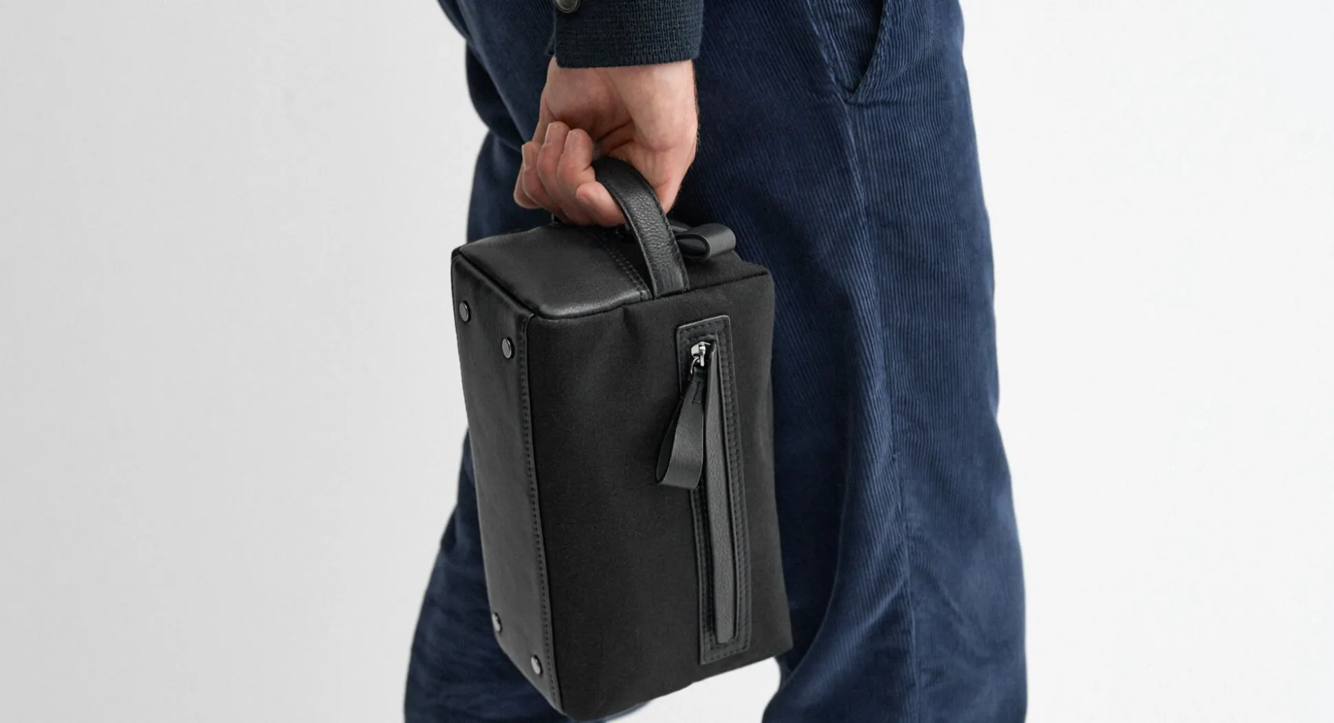 Hartwell Black Canvas